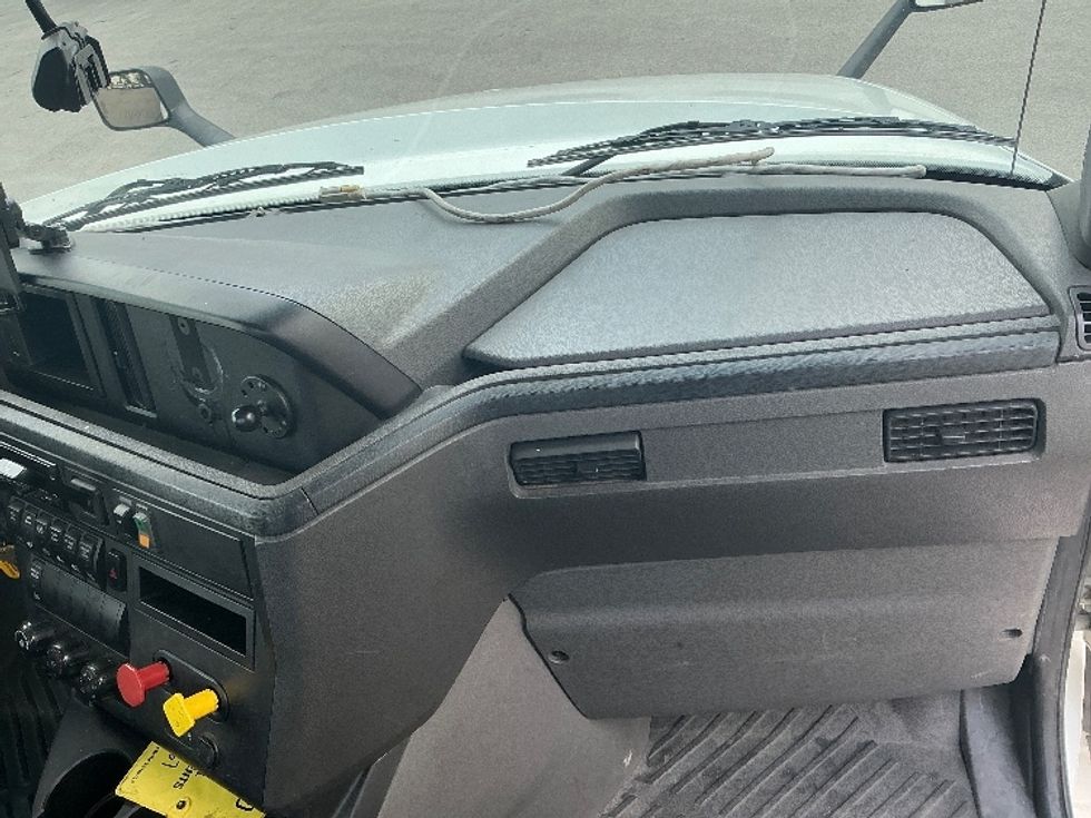 Day Cab Tractor-Heavy Duty Tractors-International-2019-LT625-Lexington-KY-406,113\n\t\tmiles-$ 26,250 - Image 13
