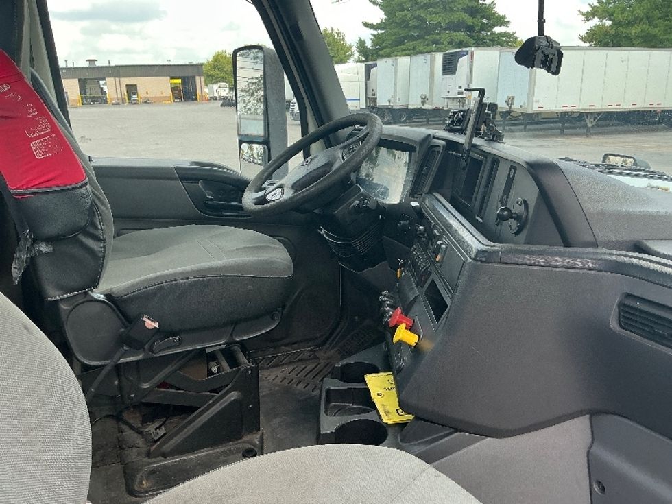 Day Cab Tractor-Heavy Duty Tractors-International-2019-LT625-Lexington-KY-406,113\n\t\tmiles-$ 26,250 - Image 14