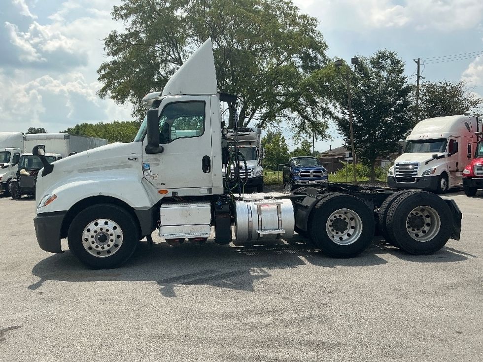 Day Cab Tractor-Heavy Duty Tractors-International-2019-LT625-Lexington-KY-406,113\n\t\tmiles-$ 26,250 - Image 4