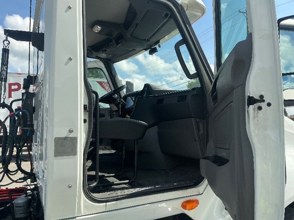 Day Cab Tractor-Heavy Duty Tractors-International-2019-LT625-Lexington-KY-436,222\n\t\tmiles-$ 23,500 - Image 12