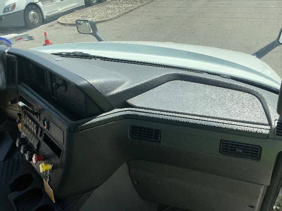 Day Cab Tractor-Heavy Duty Tractors-International-2019-LT625-Lexington-KY-436,222\n\t\tmiles-$ 23,500 - Image 13