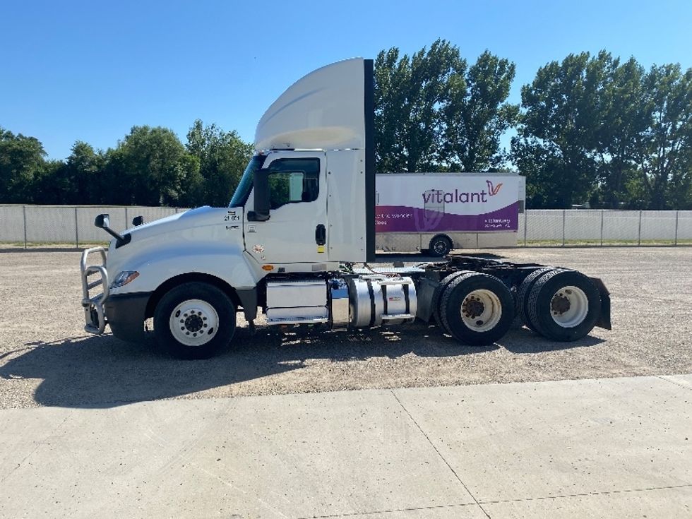 Day Cab Tractor-Heavy Duty Tractors-International-2019-LT625-Lincoln-ND-309,765\n\t\tmiles-$ 38,250 - Image 4