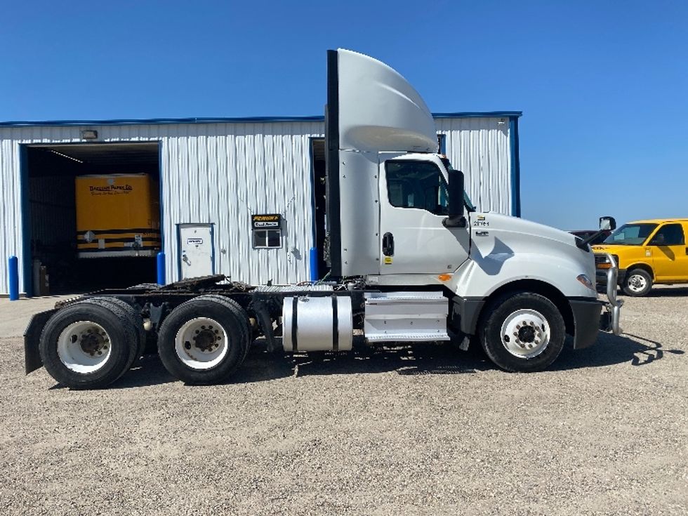 Day Cab Tractor-Heavy Duty Tractors-International-2019-LT625-Lincoln-ND-309,765\n\t\tmiles-$ 38,250 - Image 8