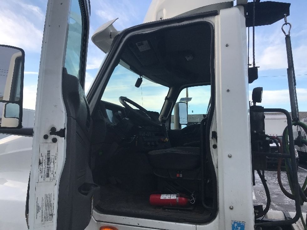 Day Cab Tractor-Heavy Duty Tractors-International-2019-LT625-Linden-NJ-116,120\n\t\tmiles-$ 23,500 - Image 9