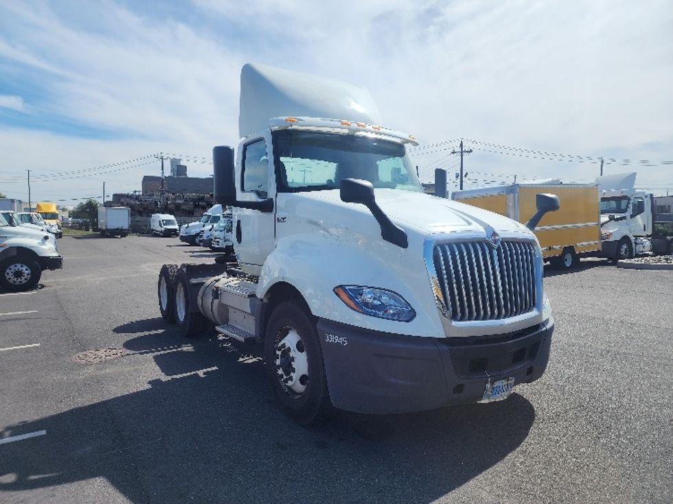 Day Cab Tractor-Heavy Duty Tractors-International-2019-LT625-Linden-NJ-140,754\n\t\tmiles-$ 27,750 - Image 1