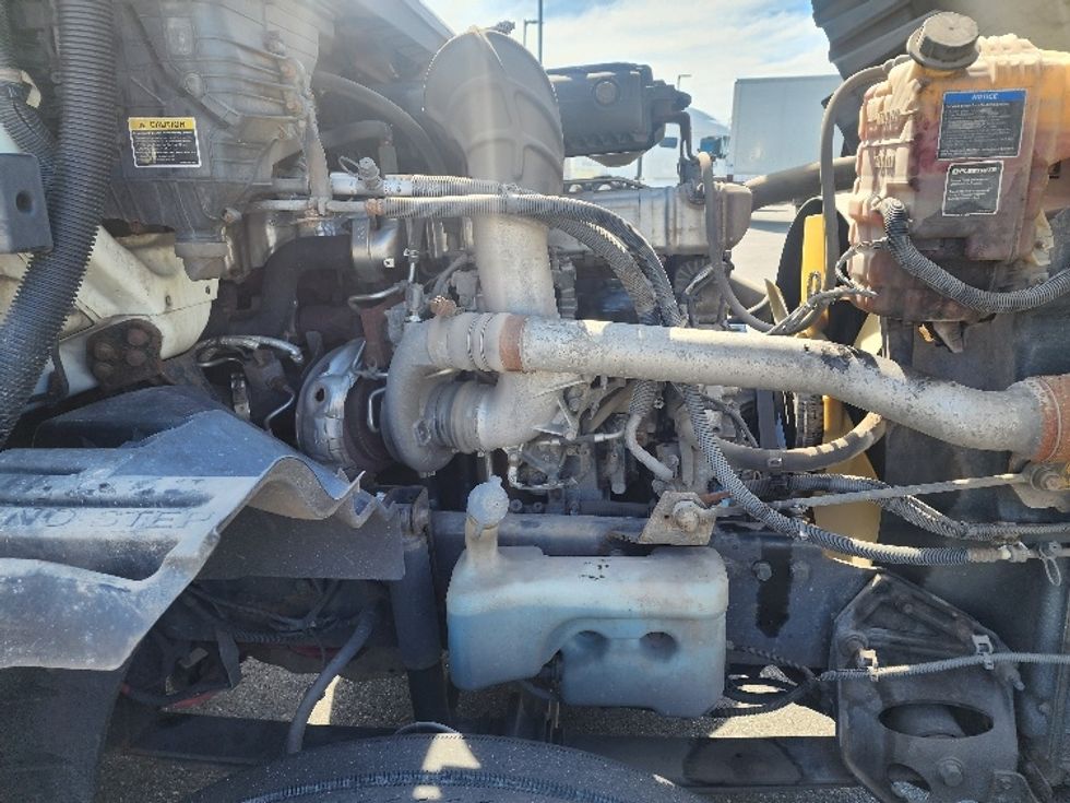 Day Cab Tractor-Heavy Duty Tractors-International-2019-LT625-Linden-NJ-140,754\n\t\tmiles-$ 27,750 - Image 16