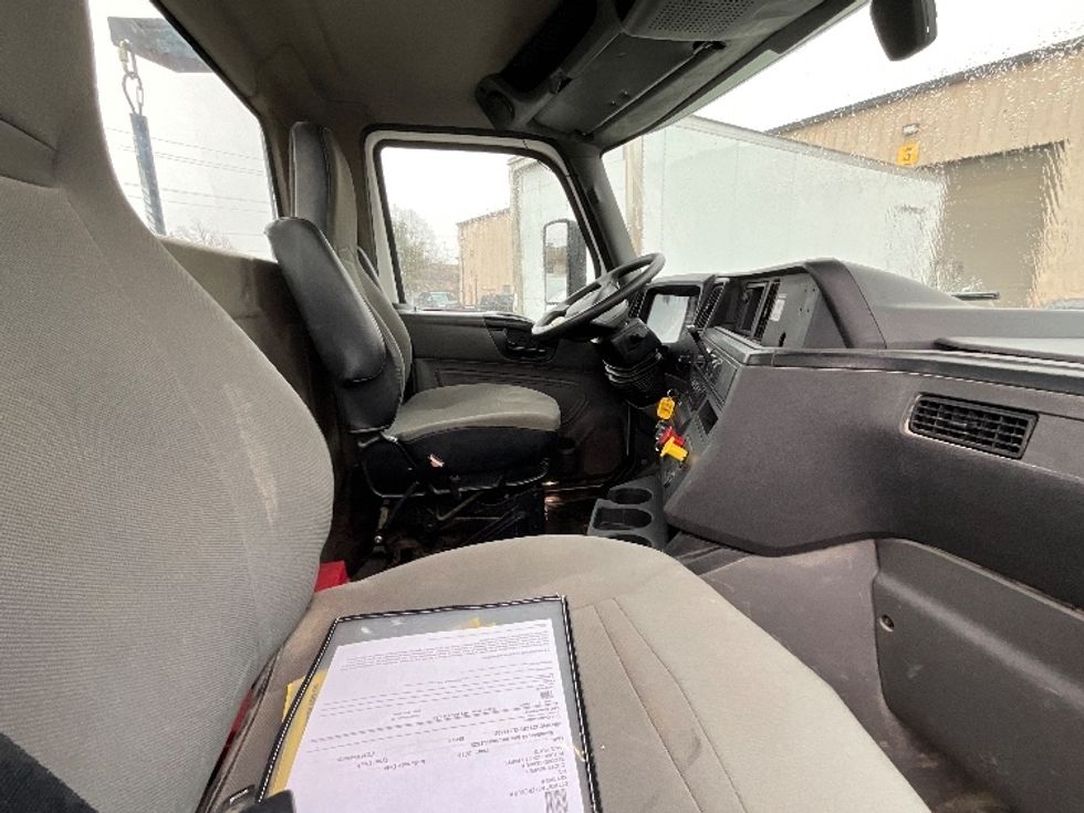 Day Cab Tractor-Heavy Duty Tractors-International-2019-LT625-London-ON-300,473\n\t\tkm-$ 36,500 - Image 14