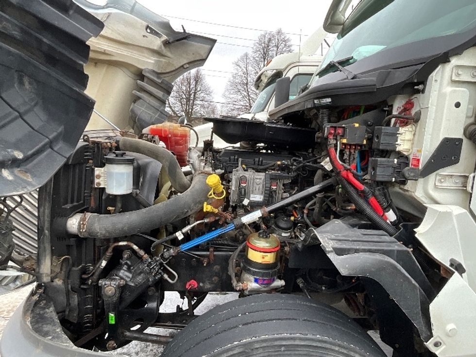 Day Cab Tractor-Heavy Duty Tractors-International-2019-LT625-London-ON-300,473\n\t\tkm-$ 36,500 - Image 15