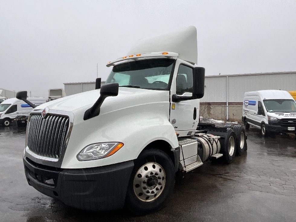 Day Cab Tractor-Heavy Duty Tractors-International-2019-LT625-London-ON-300,473\n\t\tkm-$ 36,500 - Image 3