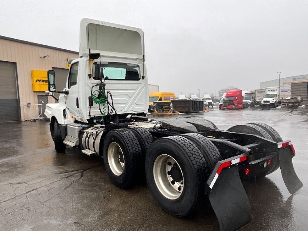 Day Cab Tractor-Heavy Duty Tractors-International-2019-LT625-London-ON-300,473\n\t\tkm-$ 36,500 - Image 5