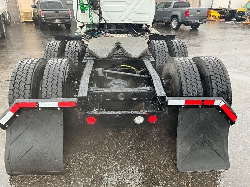 Day Cab Tractor-Heavy Duty Tractors-International-2019-LT625-London-ON-300,473\n\t\tkm-$ 36,500 - Image 6