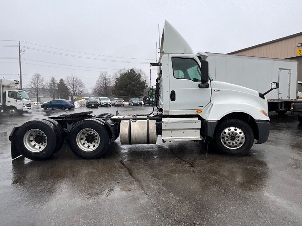 Day Cab Tractor-Heavy Duty Tractors-International-2019-LT625-London-ON-300,473\n\t\tkm-$ 36,500 - Image 9