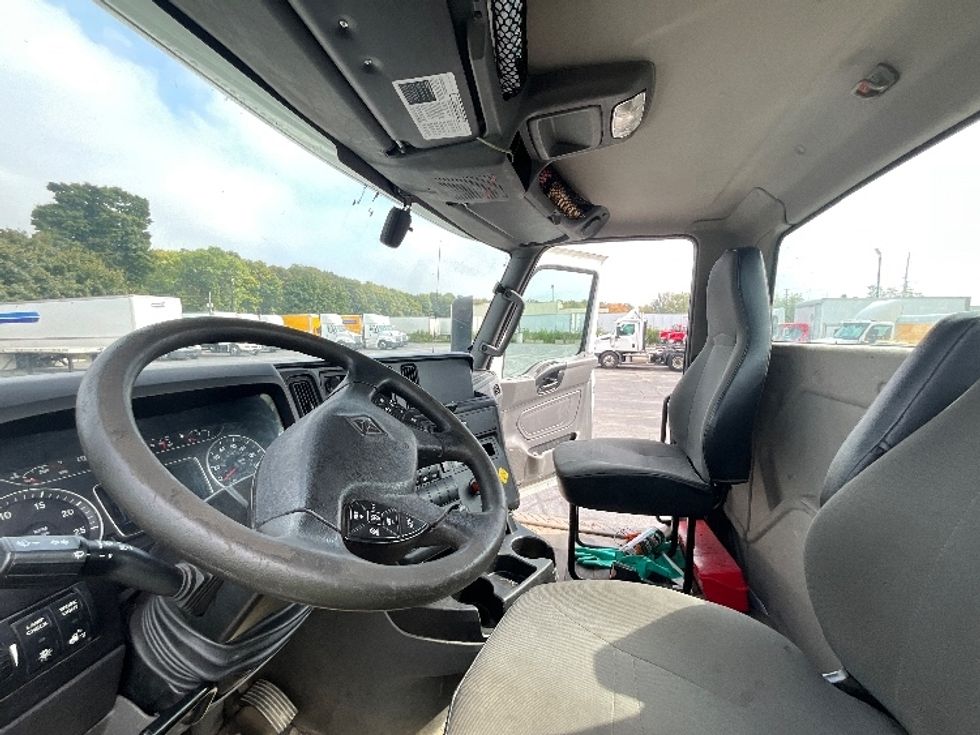 Day Cab Tractor-Heavy Duty Tractors-International-2019-LT625-London-ON-557,128\n\t\tkm-$ 33,750 - Image 10