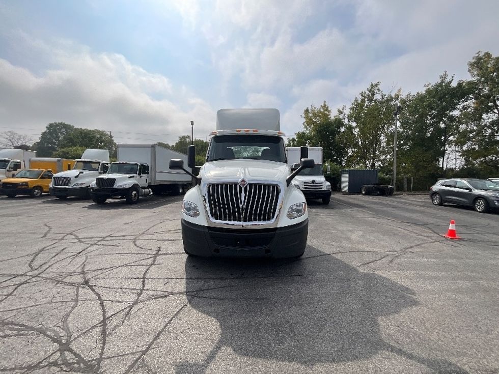 Day Cab Tractor-Heavy Duty Tractors-International-2019-LT625-London-ON-557,128\n\t\tkm-$ 33,750 - Image 2