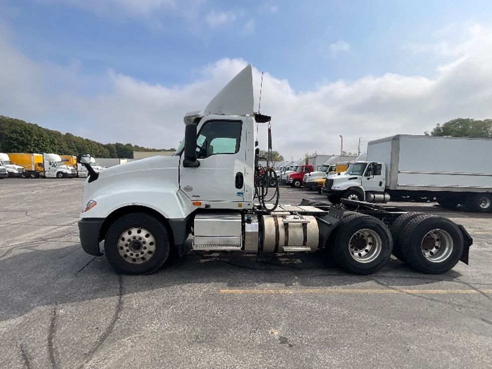Day Cab Tractor-Heavy Duty Tractors-International-2019-LT625-London-ON-557,128\n\t\tkm-$ 33,750 - Image 4