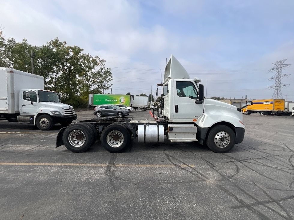 Day Cab Tractor-Heavy Duty Tractors-International-2019-LT625-London-ON-557,128\n\t\tkm-$ 33,750 - Image 8