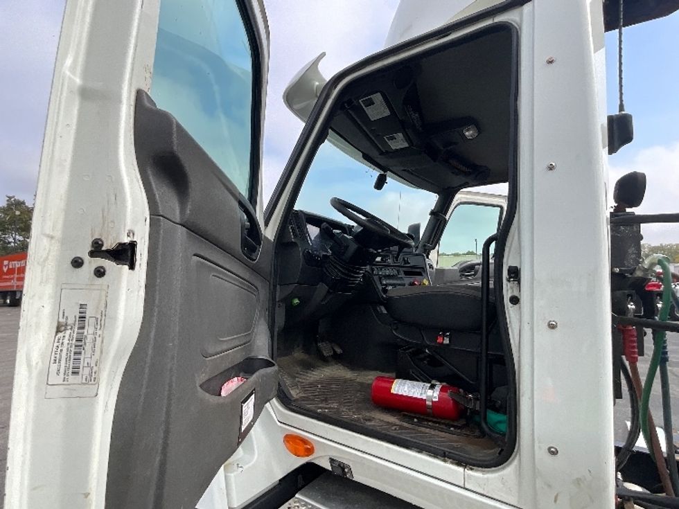 Day Cab Tractor-Heavy Duty Tractors-International-2019-LT625-London-ON-557,128\n\t\tkm-$ 33,750 - Image 9