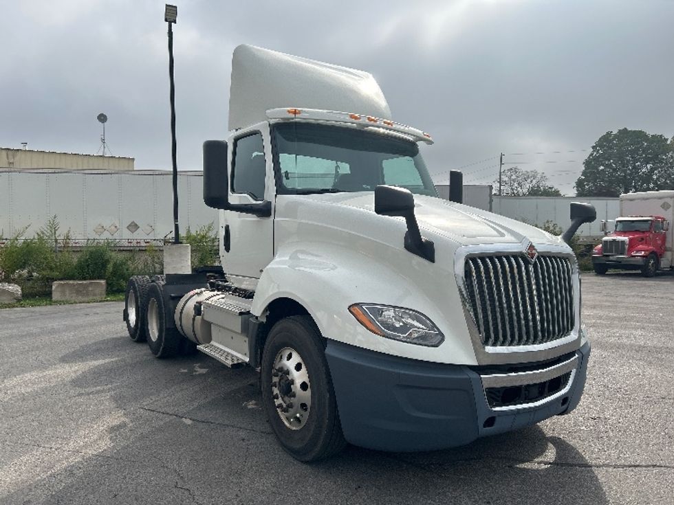 Day Cab Tractor-Heavy Duty Tractors-International-2019-LT625-London-ON-602,476\n\t\tkm-$ 31,500 - Image 1