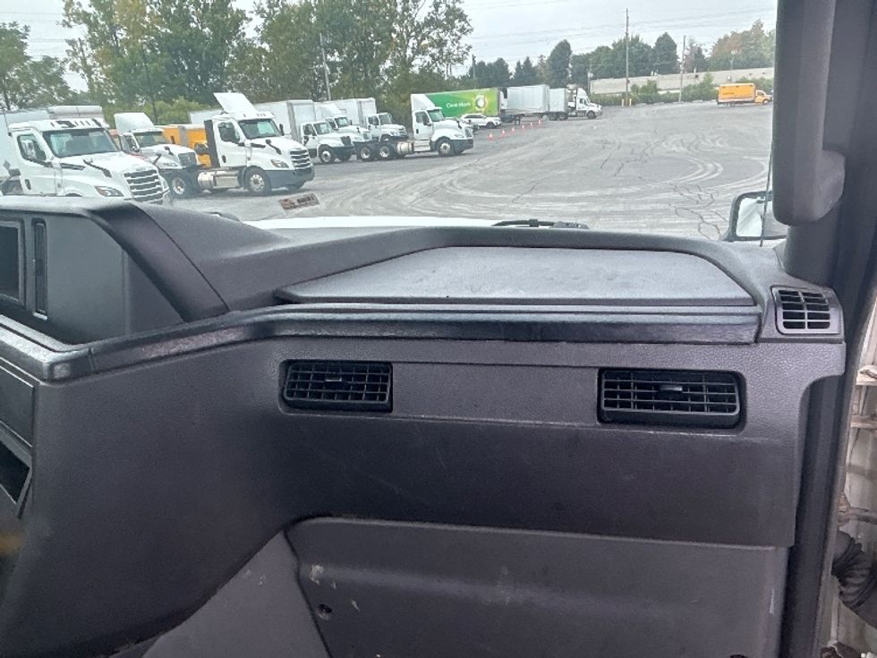 Day Cab Tractor-Heavy Duty Tractors-International-2019-LT625-London-ON-602,476\n\t\tkm-$ 31,500 - Image 13