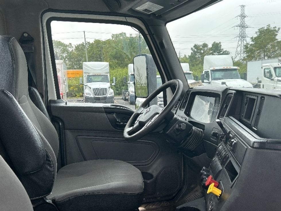 Day Cab Tractor-Heavy Duty Tractors-International-2019-LT625-London-ON-602,476\n\t\tkm-$ 31,500 - Image 14