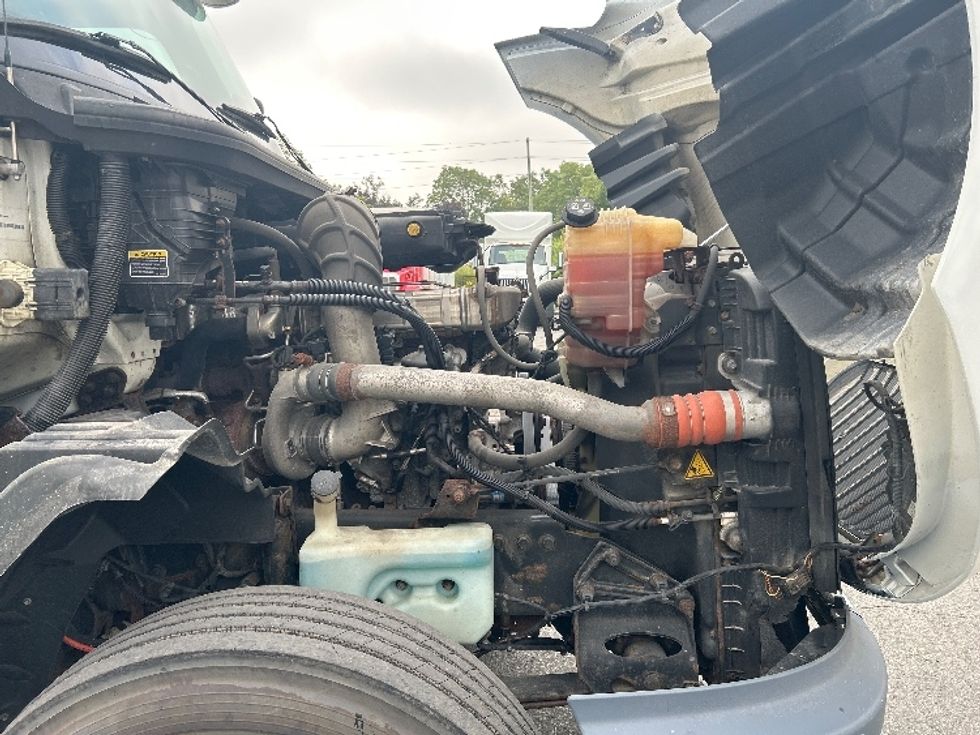 Day Cab Tractor-Heavy Duty Tractors-International-2019-LT625-London-ON-602,476\n\t\tkm-$ 31,500 - Image 15