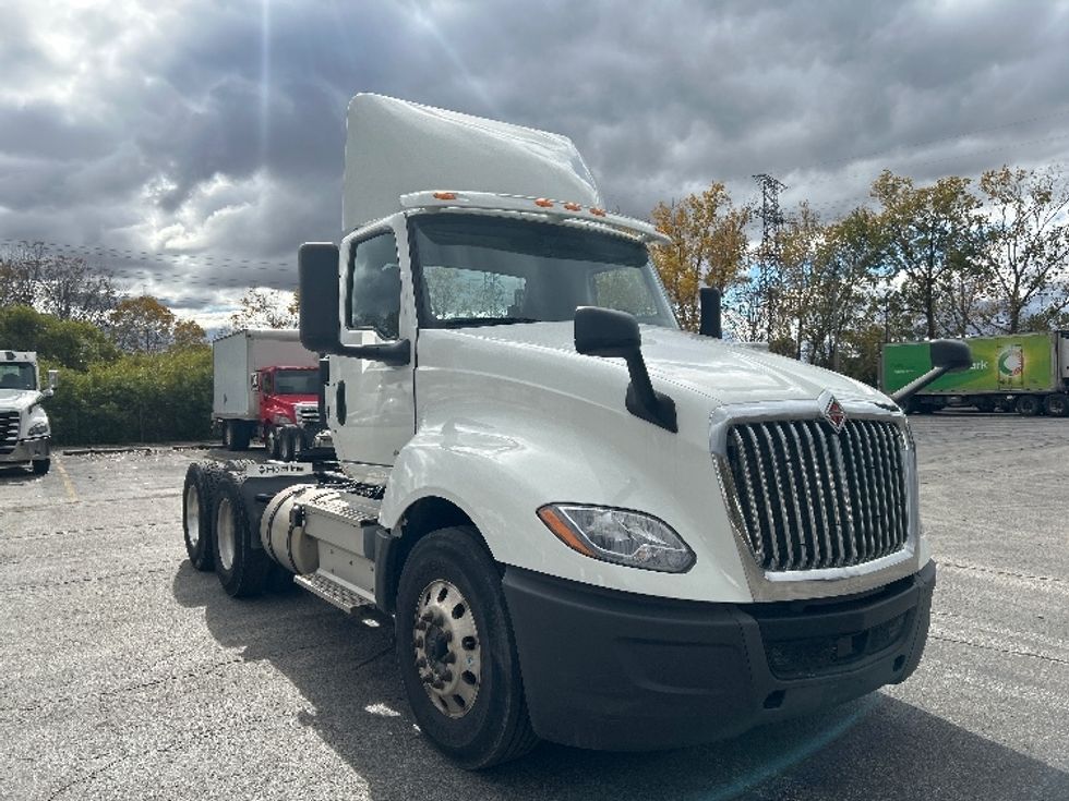 Day Cab Tractor-Heavy Duty Tractors-International-2019-LT625-London-ON-609,048\n\t\tkm-$ 31,250 - Image 1