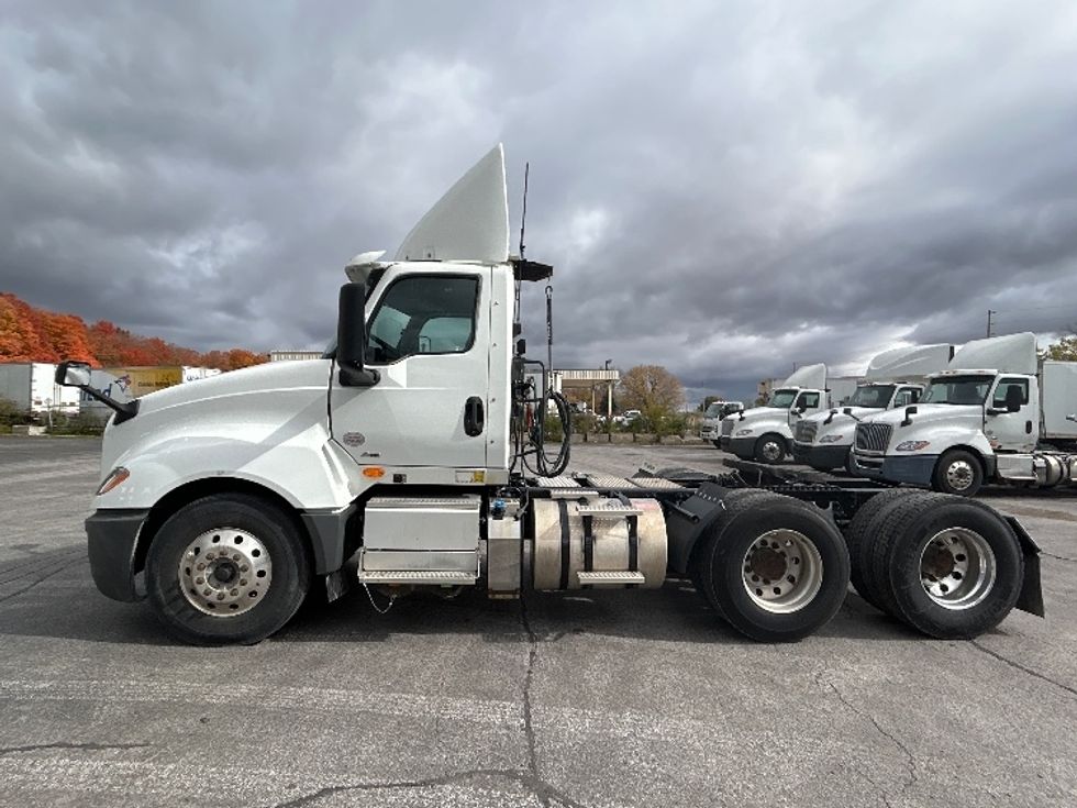 Day Cab Tractor-Heavy Duty Tractors-International-2019-LT625-London-ON-609,048\n\t\tkm-$ 31,250 - Image 4