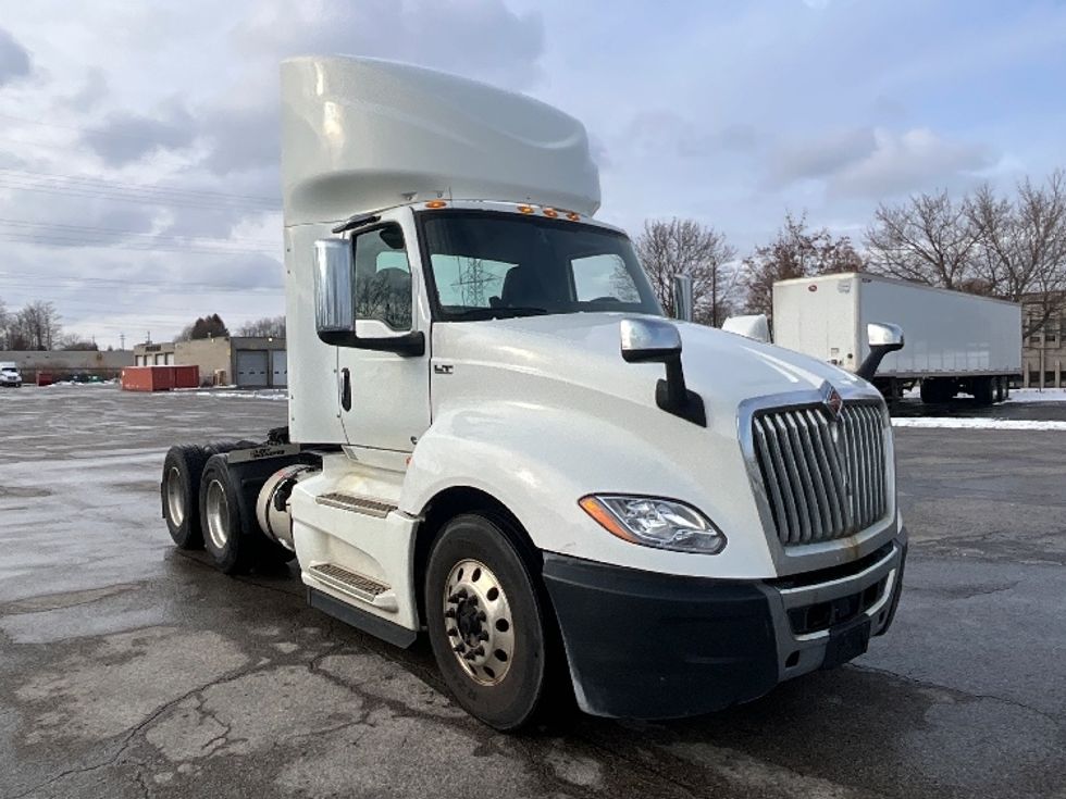 Day Cab Tractor-Heavy Duty Tractors-International-2019-LT625-London-ON-646,286\n\t\tkm-$ 41,000 - Image 1