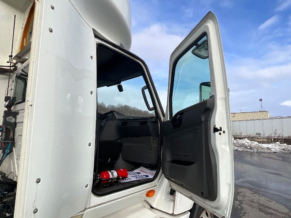 Day Cab Tractor-Heavy Duty Tractors-International-2019-LT625-London-ON-646,286\n\t\tkm-$ 41,000 - Image 12