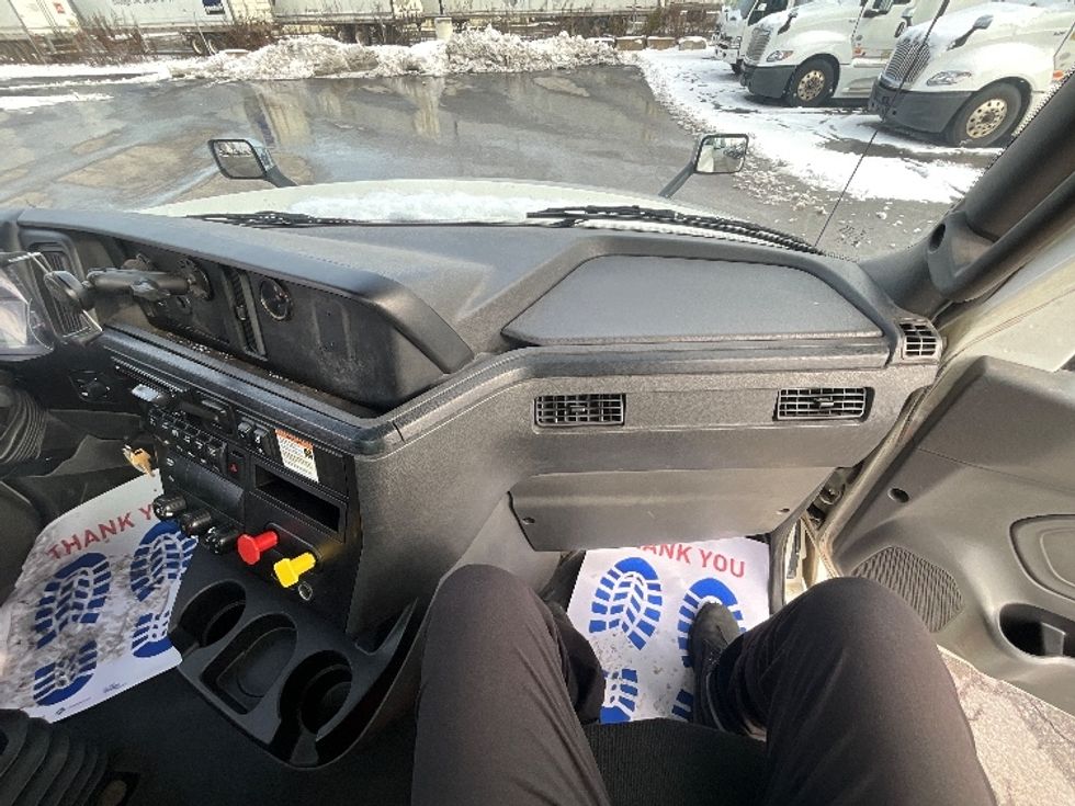 Day Cab Tractor-Heavy Duty Tractors-International-2019-LT625-London-ON-646,286\n\t\tkm-$ 41,000 - Image 13