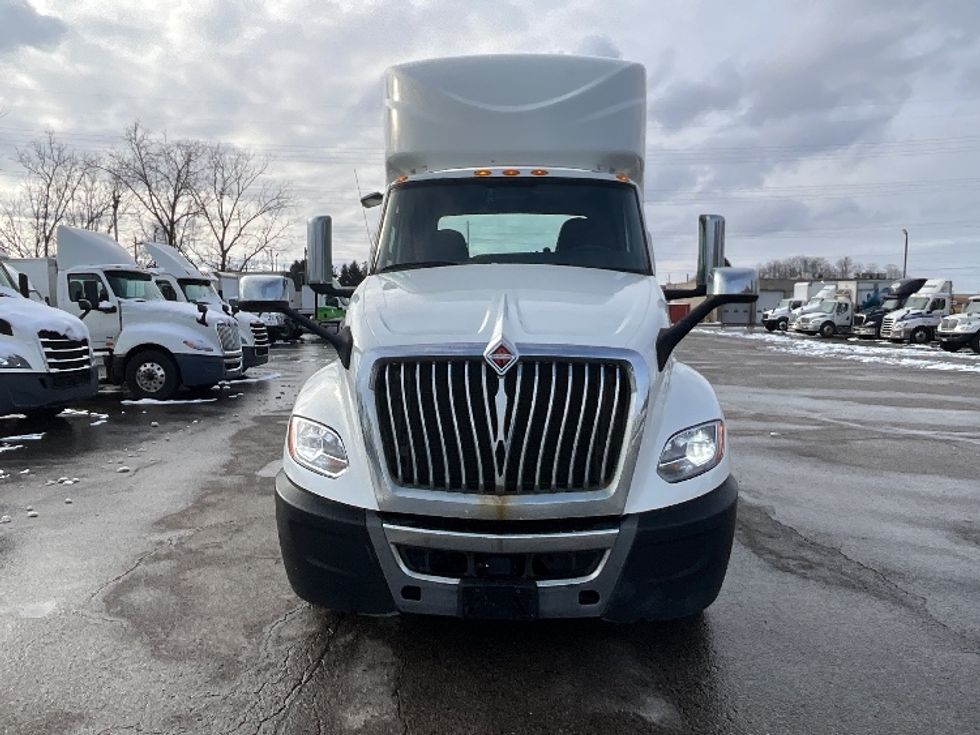 Day Cab Tractor-Heavy Duty Tractors-International-2019-LT625-London-ON-646,286\n\t\tkm-$ 41,000 - Image 2