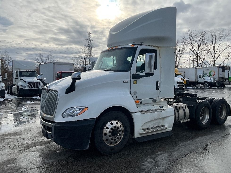 Day Cab Tractor-Heavy Duty Tractors-International-2019-LT625-London-ON-646,286\n\t\tkm-$ 41,000 - Image 3