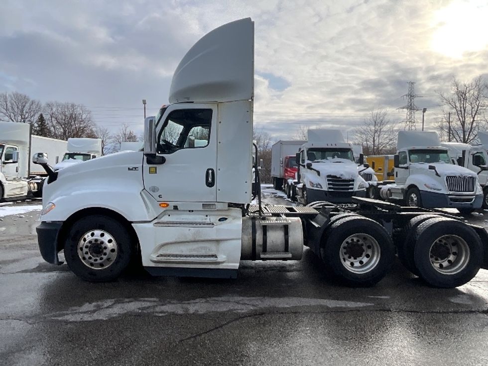 Day Cab Tractor-Heavy Duty Tractors-International-2019-LT625-London-ON-646,286\n\t\tkm-$ 41,000 - Image 4