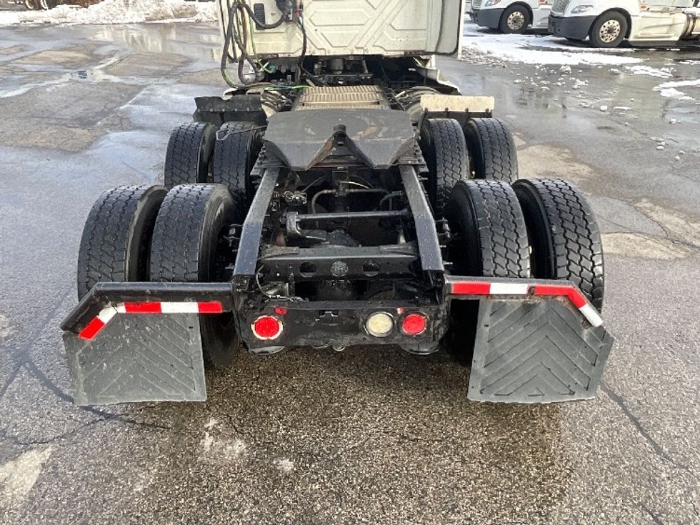 Day Cab Tractor-Heavy Duty Tractors-International-2019-LT625-London-ON-646,286\n\t\tkm-$ 41,000 - Image 6