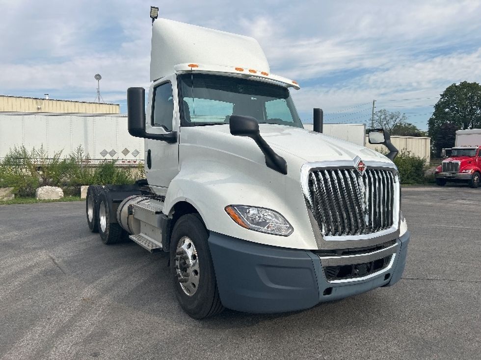 Day Cab Tractor-Heavy Duty Tractors-International-2019-LT625-London-ON-646,607\n\t\tkm-$ 29,500 - Image 1