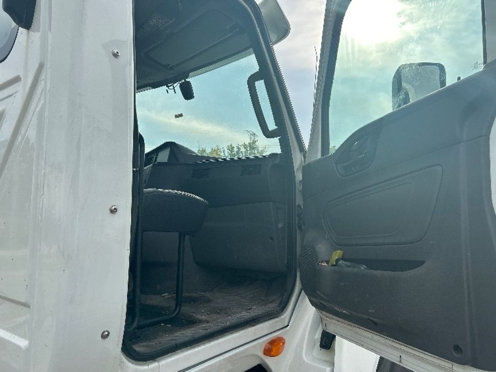 Day Cab Tractor-Heavy Duty Tractors-International-2019-LT625-London-ON-646,607\n\t\tkm-$ 29,500 - Image 12