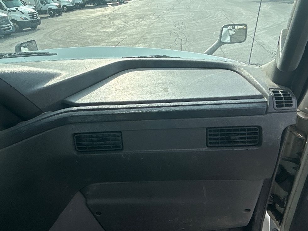 Day Cab Tractor-Heavy Duty Tractors-International-2019-LT625-London-ON-646,607\n\t\tkm-$ 29,500 - Image 13