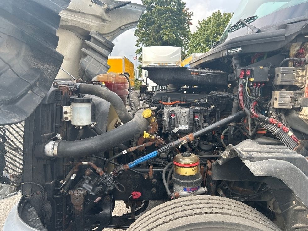 Day Cab Tractor-Heavy Duty Tractors-International-2019-LT625-London-ON-646,607\n\t\tkm-$ 29,500 - Image 16