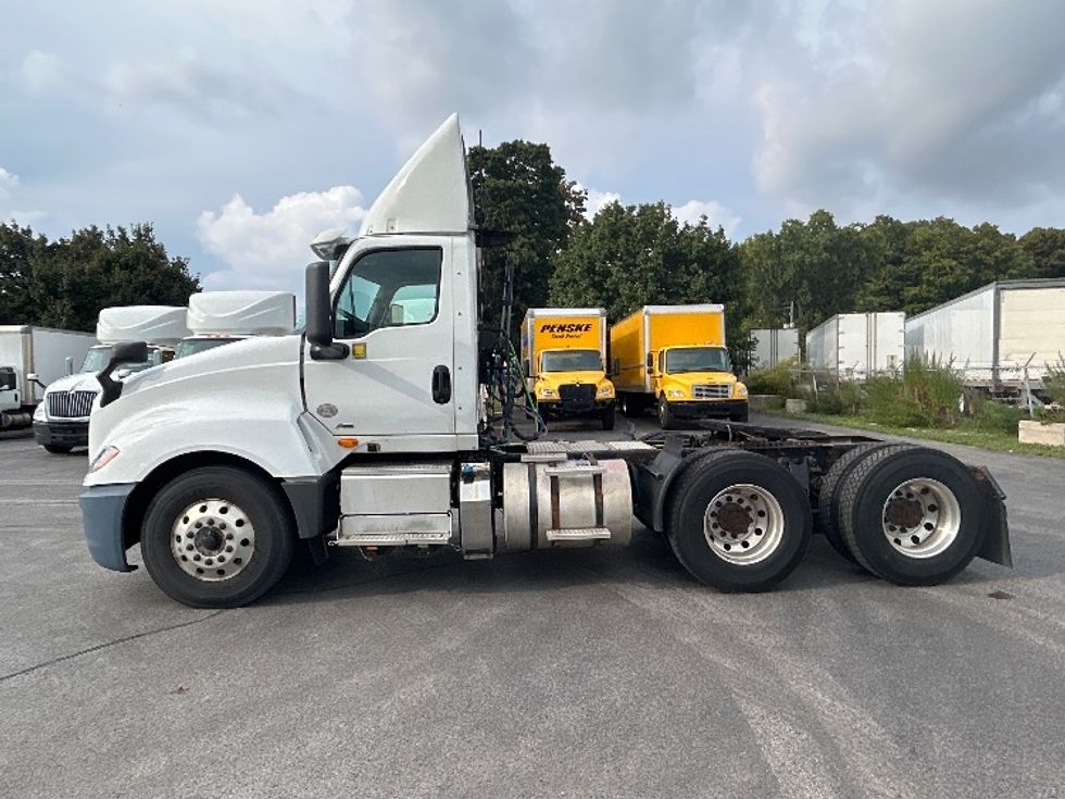 Day Cab Tractor-Heavy Duty Tractors-International-2019-LT625-London-ON-646,607\n\t\tkm-$ 29,500 - Image 4