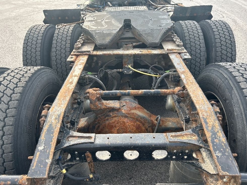 Day Cab Tractor-Heavy Duty Tractors-International-2019-LT625-London-ON-646,607\n\t\tkm-$ 29,500 - Image 6