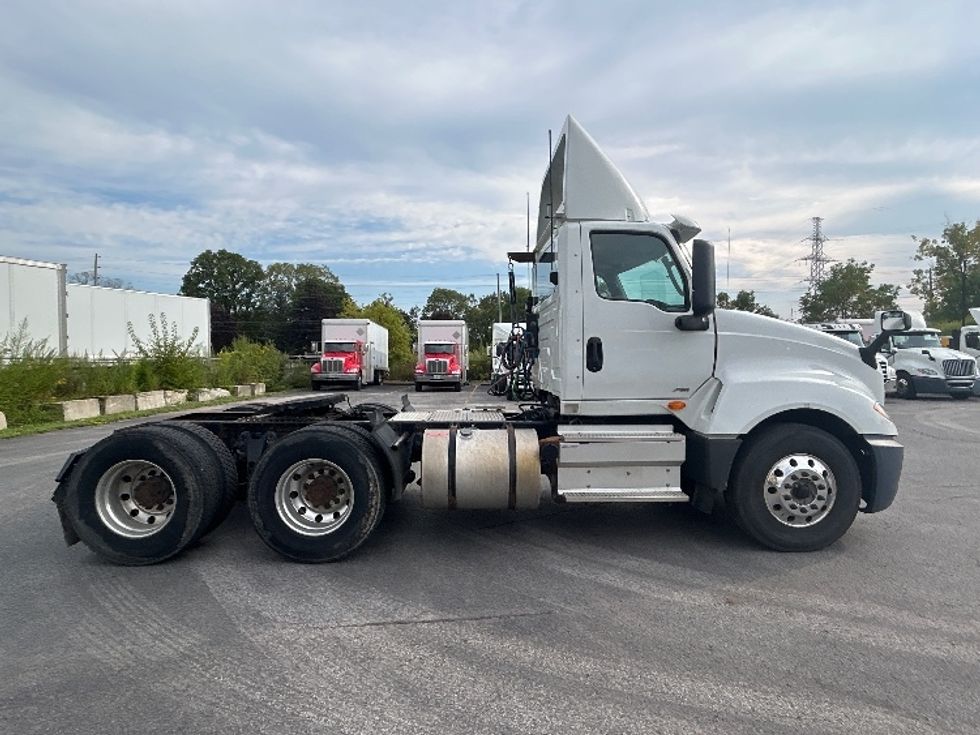 Day Cab Tractor-Heavy Duty Tractors-International-2019-LT625-London-ON-646,607\n\t\tkm-$ 29,500 - Image 8