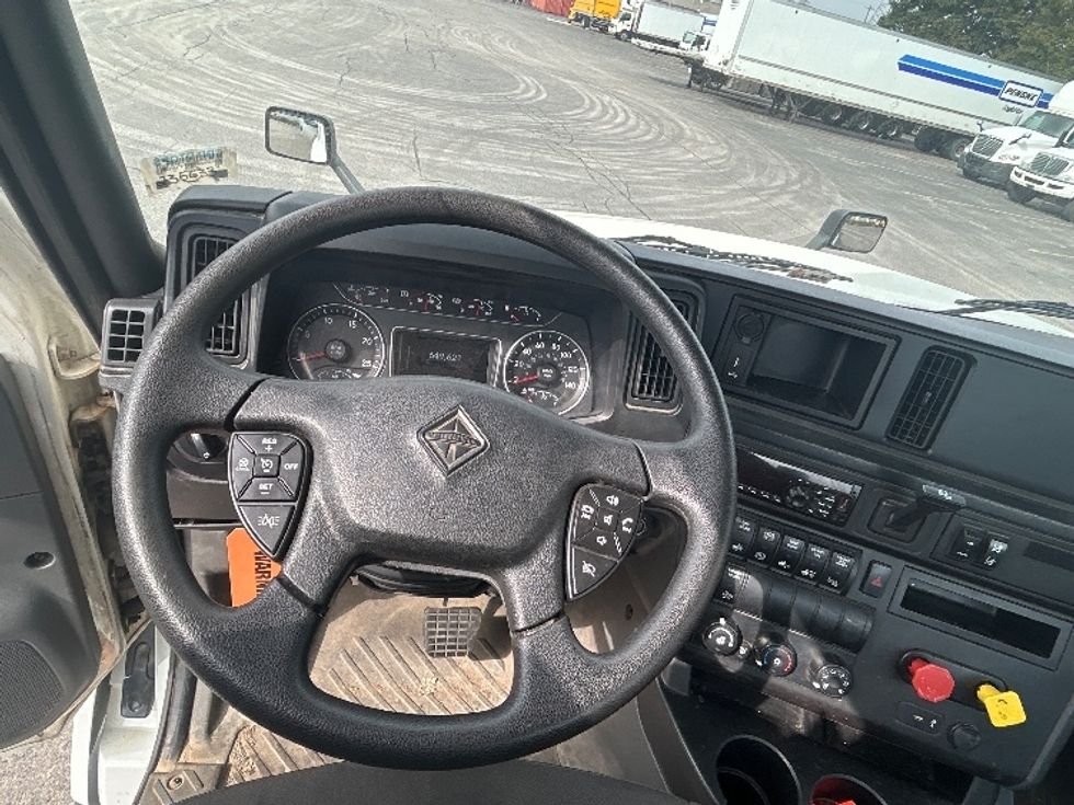 Day Cab Tractor-Heavy Duty Tractors-International-2019-LT625-London-ON-649,901\n\t\tkm-$ 29,500 - Image 11
