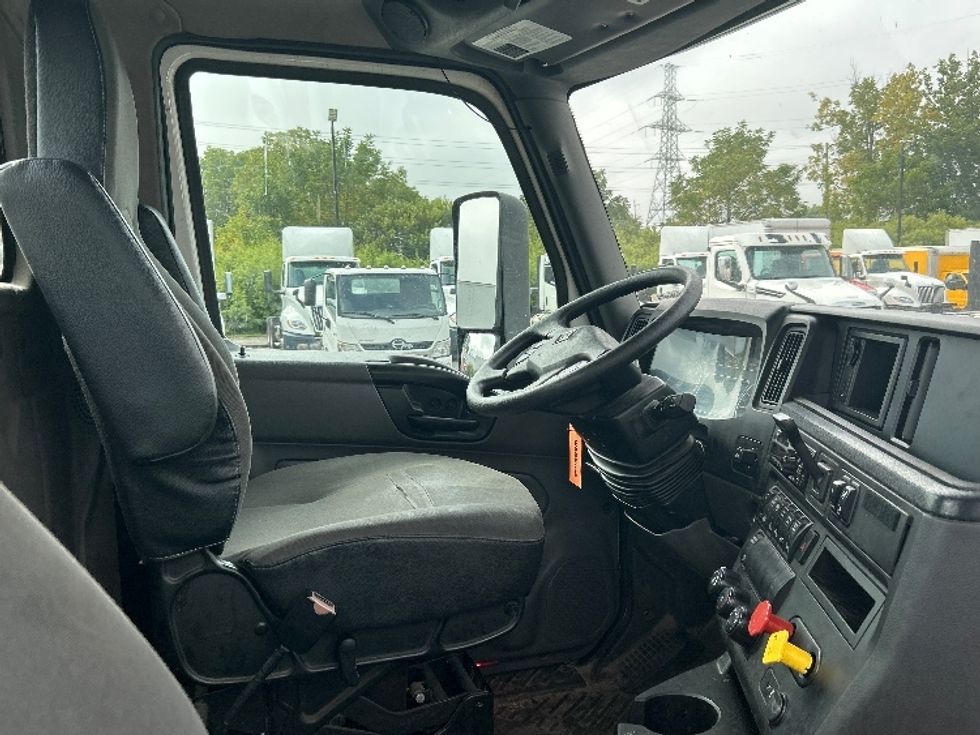Day Cab Tractor-Heavy Duty Tractors-International-2019-LT625-London-ON-649,901\n\t\tkm-$ 29,500 - Image 14