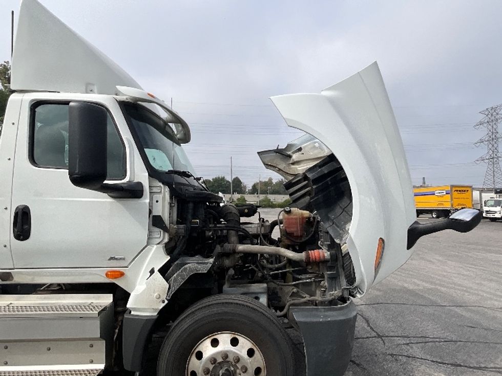 Day Cab Tractor-Heavy Duty Tractors-International-2019-LT625-London-ON-691,492\n\t\tkm-$ 27,500 - Image 13