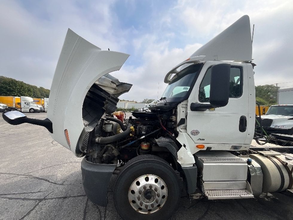 Day Cab Tractor-Heavy Duty Tractors-International-2019-LT625-London-ON-691,492\n\t\tkm-$ 27,500 - Image 14