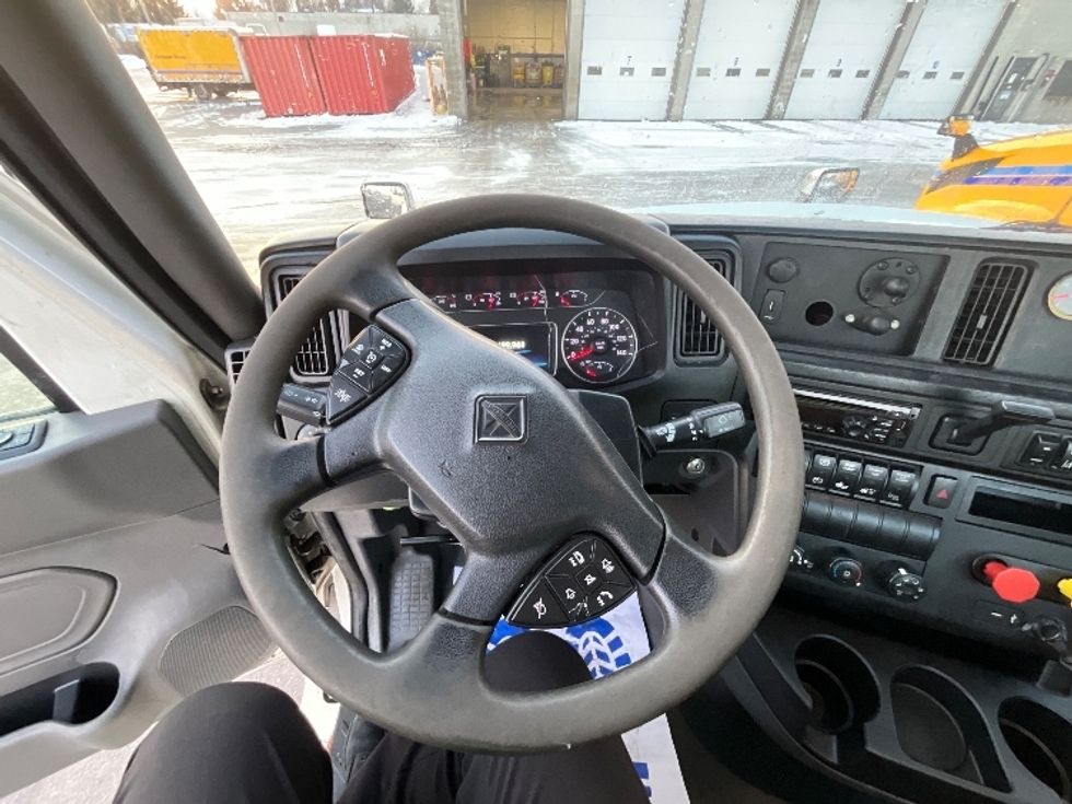 Day Cab Tractor-Heavy Duty Tractors-International-2019-LT625-London-ON-699,961\n\t\tkm-$ 38,500 - Image 11