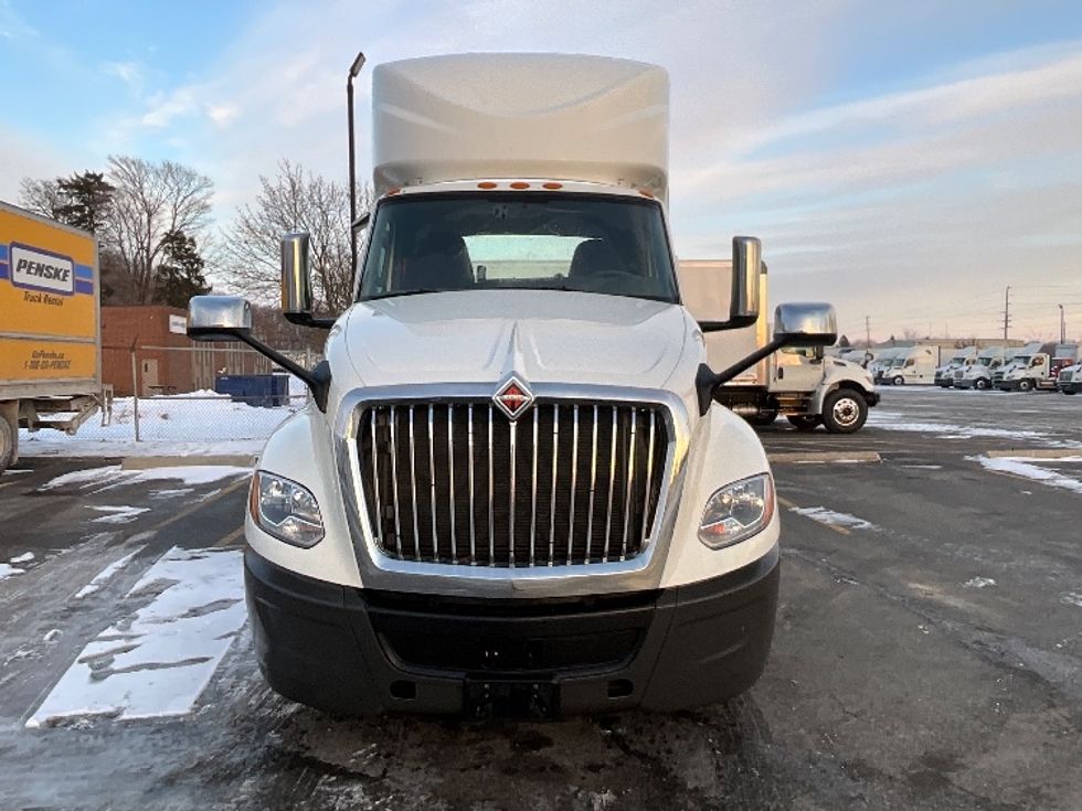 Day Cab Tractor-Heavy Duty Tractors-International-2019-LT625-London-ON-699,961\n\t\tkm-$ 38,500 - Image 2