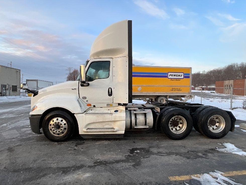 Day Cab Tractor-Heavy Duty Tractors-International-2019-LT625-London-ON-699,961\n\t\tkm-$ 38,500 - Image 4