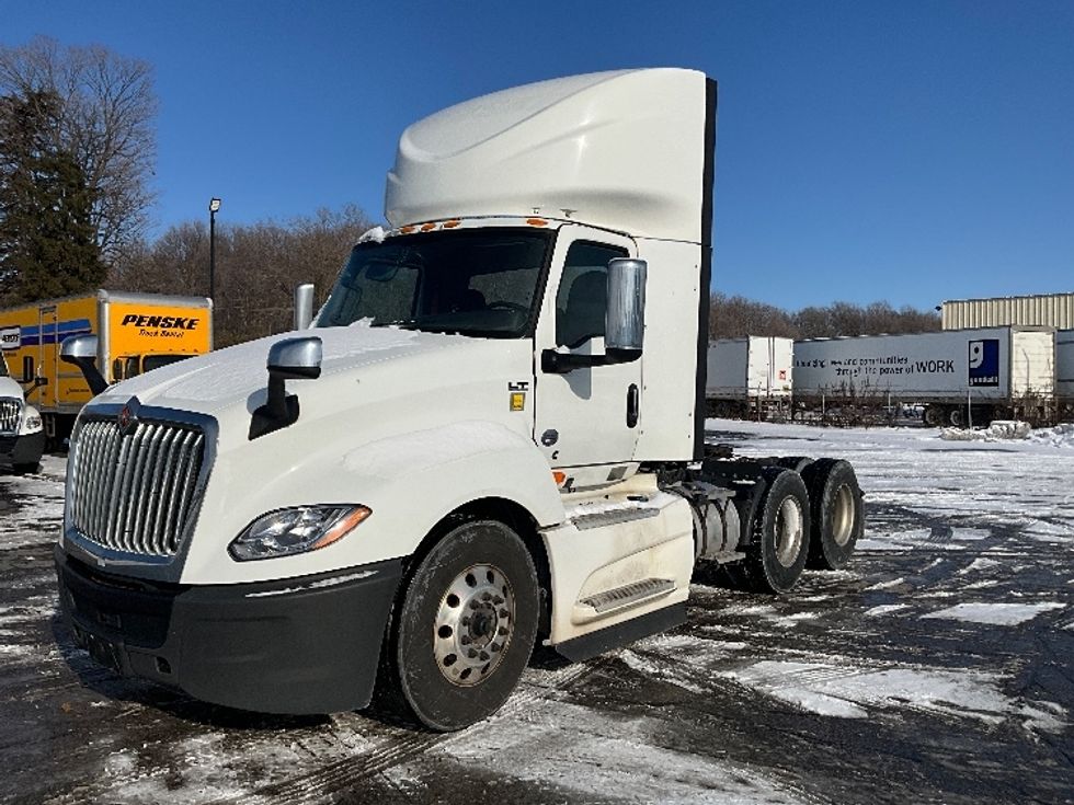 Day Cab Tractor-Heavy Duty Tractors-International-2019-LT625-London-ON-704,673\n\t\tkm-$ 38,500 - Image 3