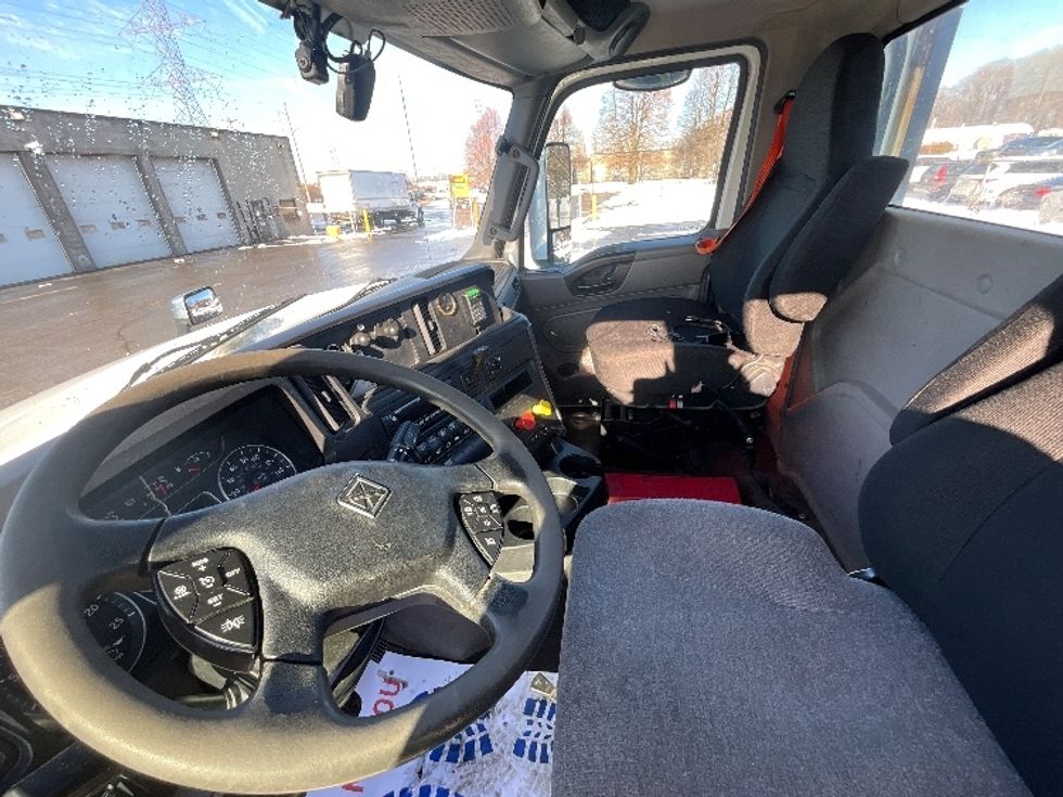 Day Cab Tractor-Heavy Duty Tractors-International-2019-LT625-London-ON-746,343\n\t\tkm-$ 36,500 - Image 10